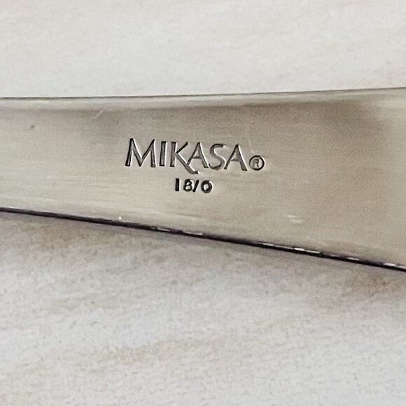 Lot of 4 MIKASA Symmetry-Sincerity Stainless Flatware 18/0 Glossy Plain Tips Up - Picture 2 of 8